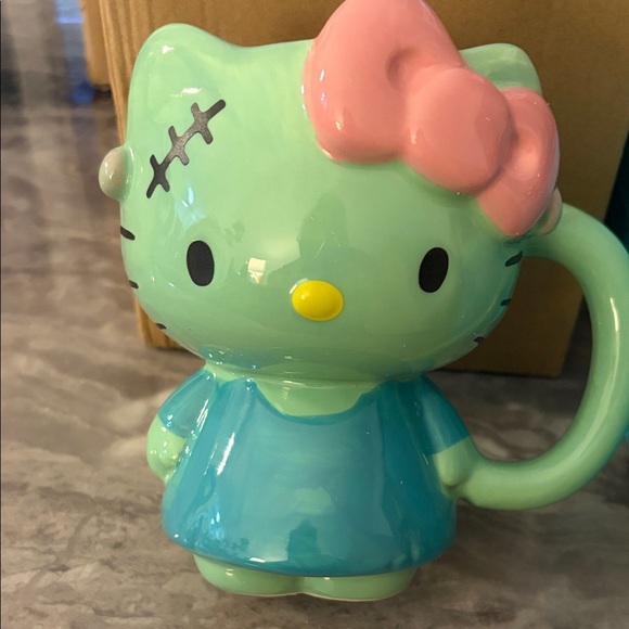 Hello Kitty Other - Hello Kitty Green and Pink Mug